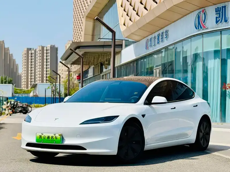 Tesla Model 3, 2025