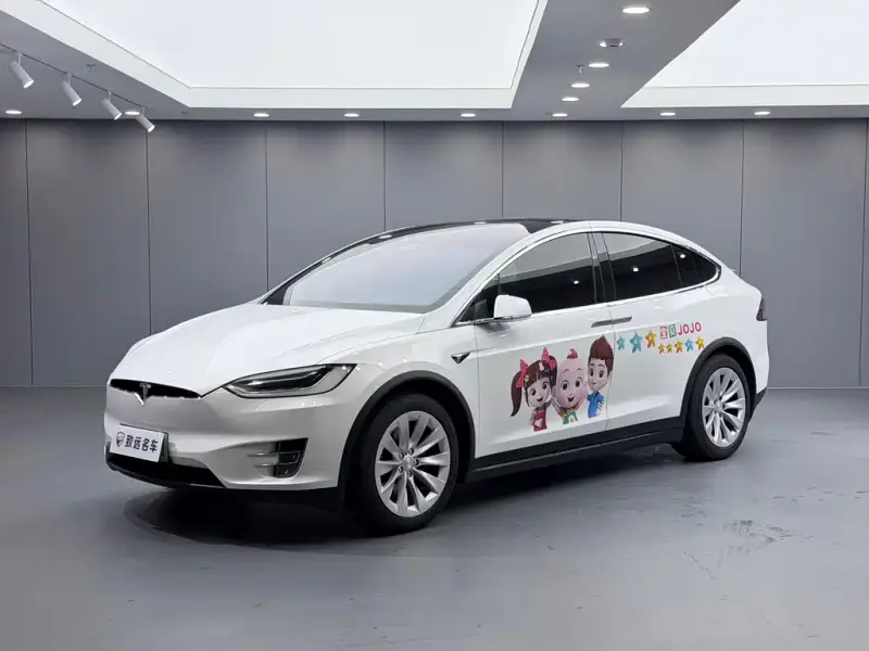 Tesla Model X, 2017