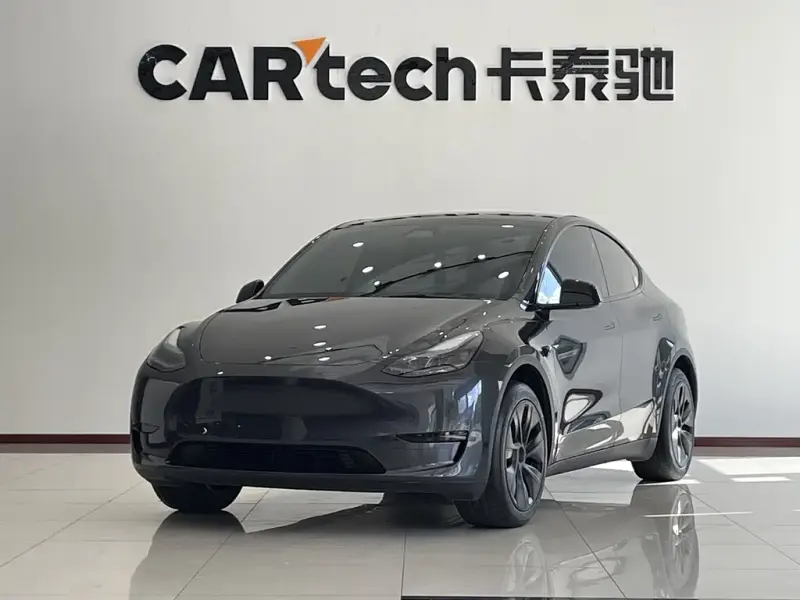 Tesla Model Y, 2025