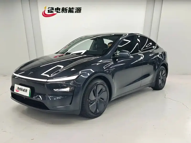 Tesla Model Y, 2025
