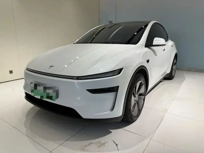 Tesla Model Y, 2025