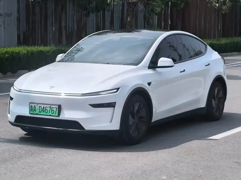 Tesla Model Y, 2025