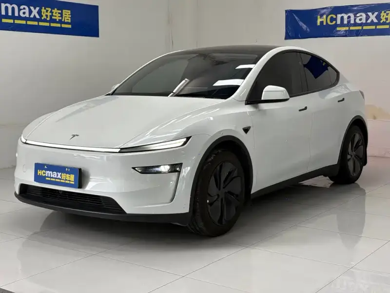 Tesla Model Y, 2025