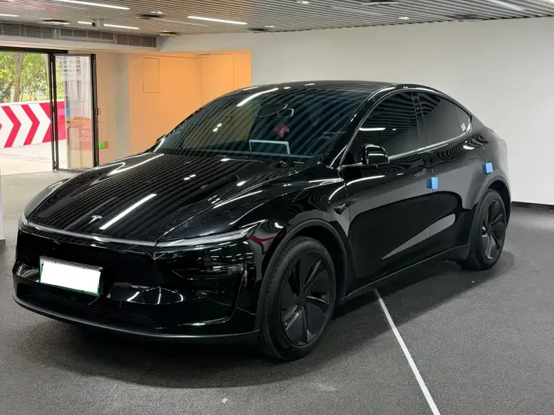 Tesla Model Y, 2025