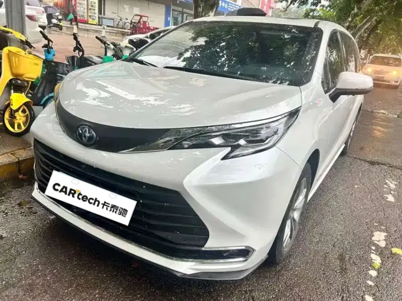 Toyota Sienna, 2024