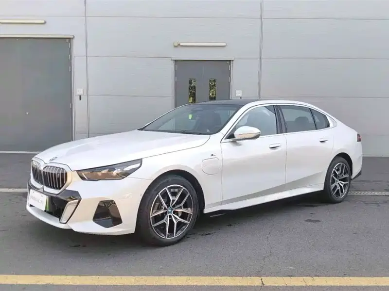 BMW i5, 2025