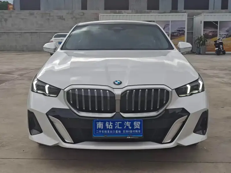 BMW 5 Series, 2025