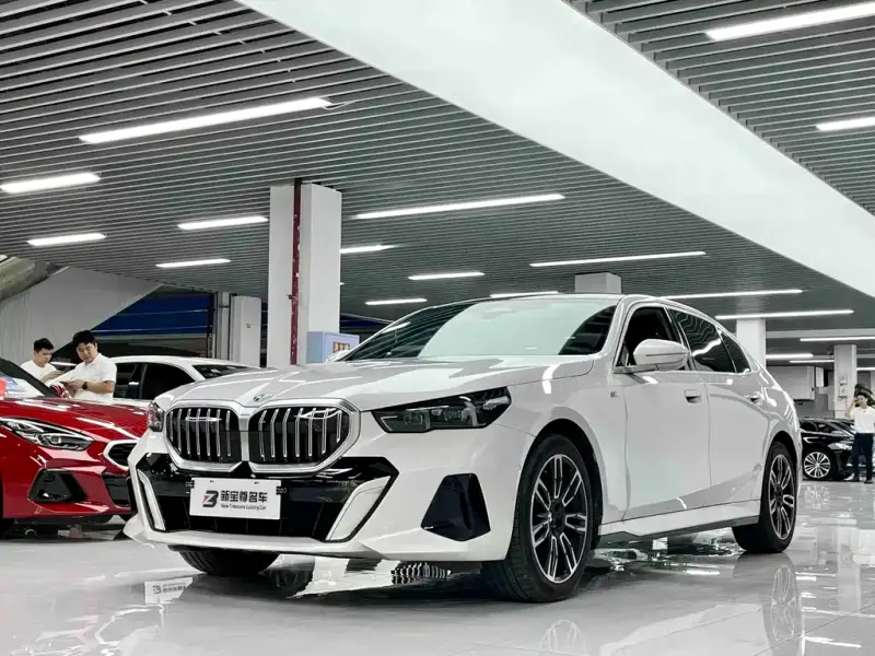 BMW 5 Series, 2025