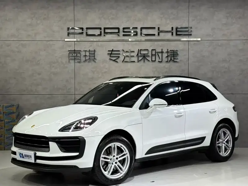 Porsche Macan, 2022