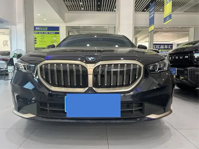 BMW 5 Series, 2024