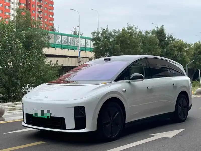 Li Auto Li i8, 2025