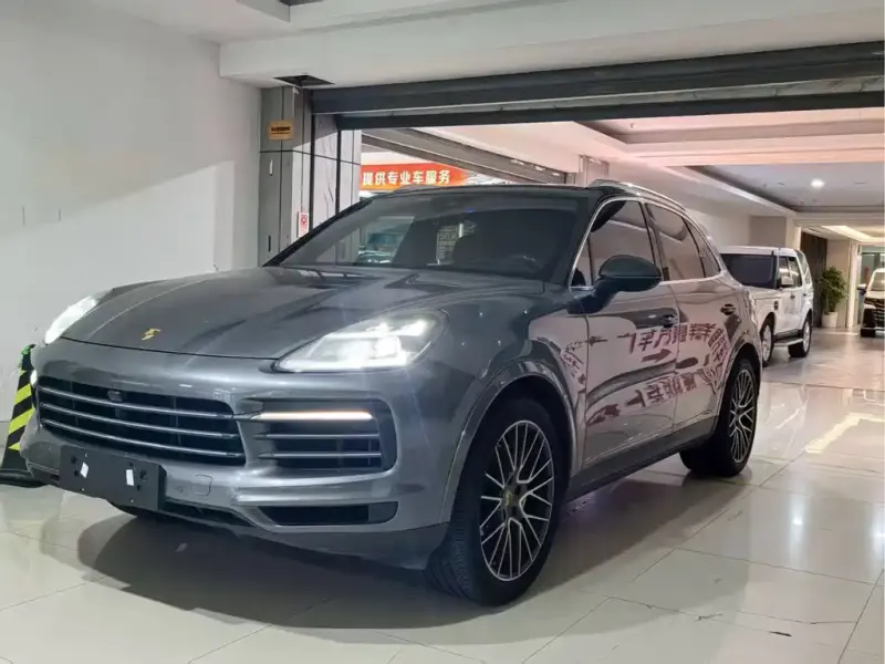 Porsche Cayenne Hybrid, 2021