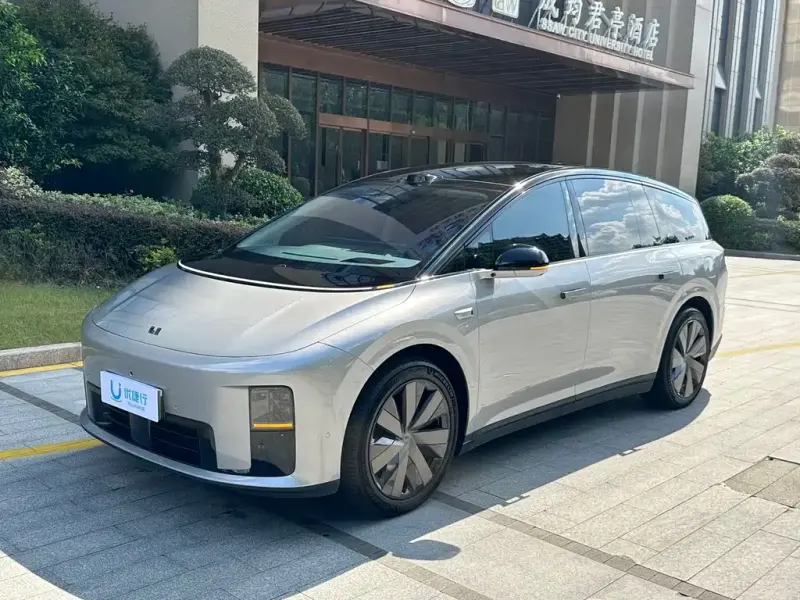 Li Auto Li i8, 2025