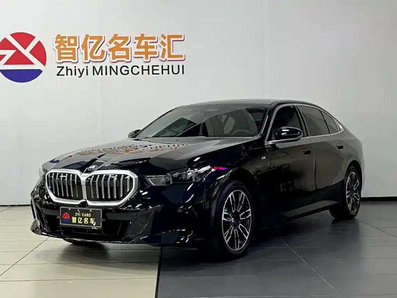 BMW 5 Series, 2025