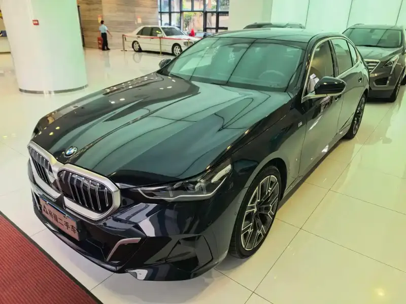 BMW 5 Series, 2025