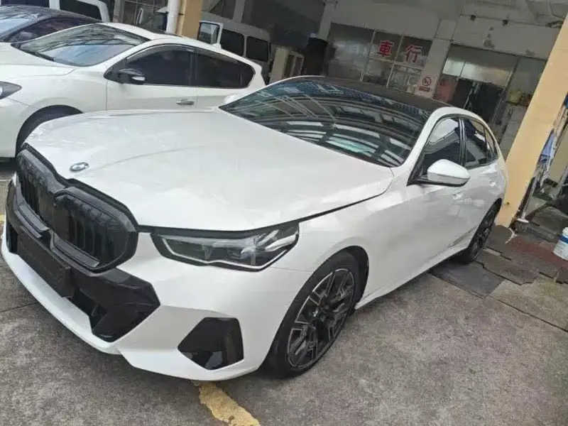 BMW 5 Series BMW 5 Series 2026 530Li Premium Type M Sport Package, 2025 — фото 1