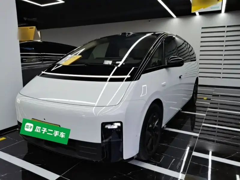 Li Auto Li MEGA, 2025