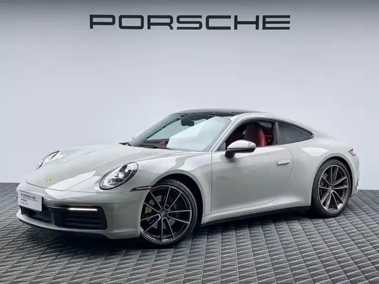 Porsche 911, 2024