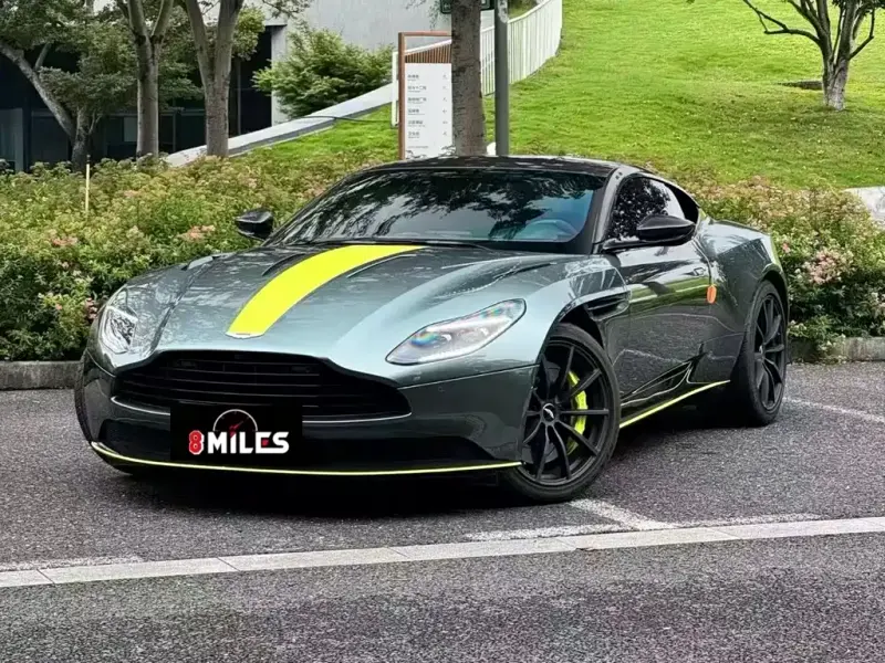 Aston Martin DB11, 2021