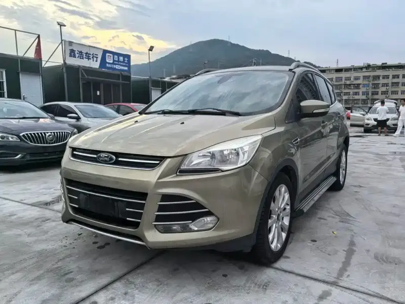 Ford Kuga, 2014