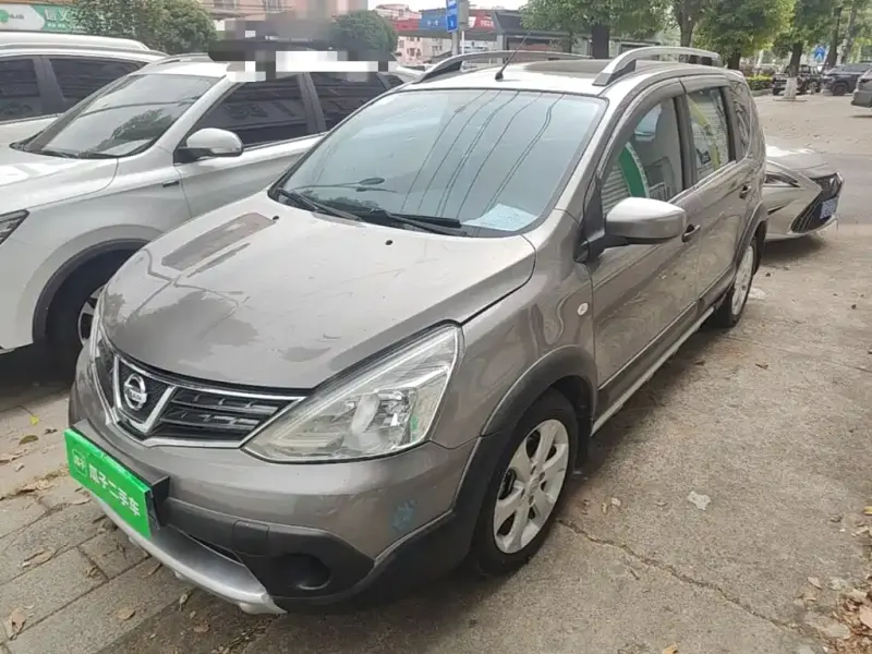 Nissan Livina, 2015