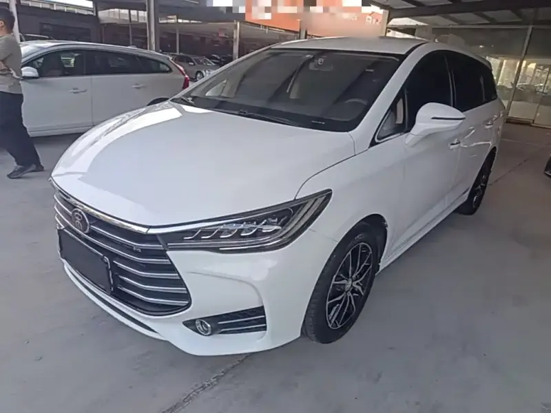 BYD MAX, 2018