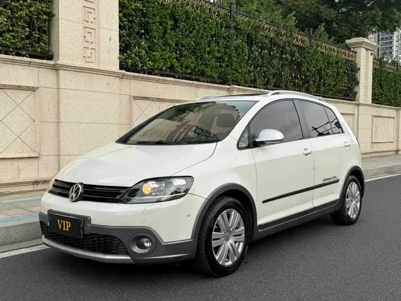 Volkswagen Golf (Import), 2011