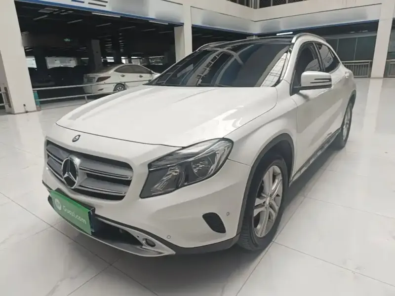 Mercedes-Benz GLA, 2015
