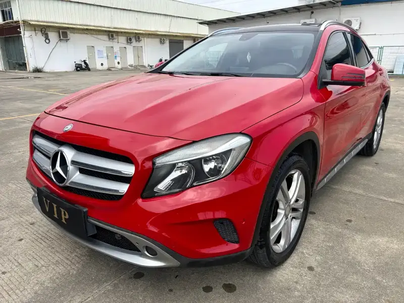 Mercedes-Benz GLA, 2015