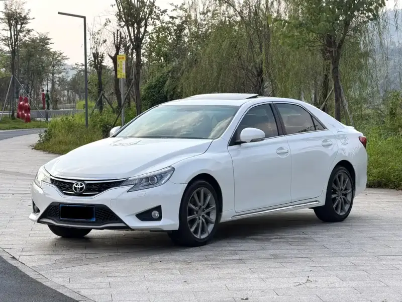 Toyota Reiz, 2013