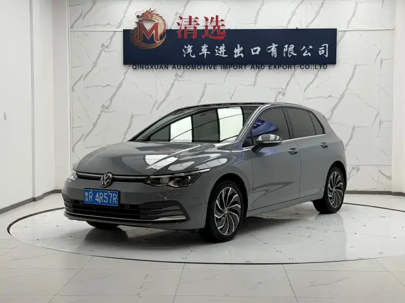 Volkswagen Golf, 2022