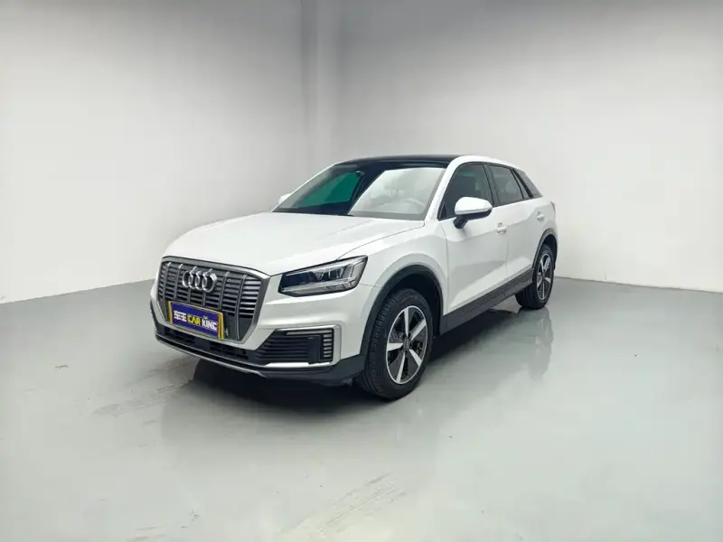 Audi Q2L e-tron, 2020