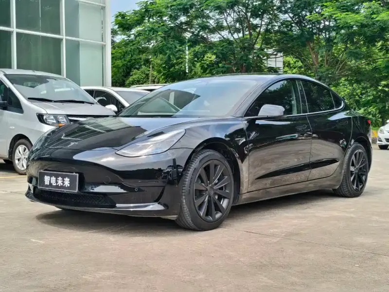 Tesla Model 3, 2022