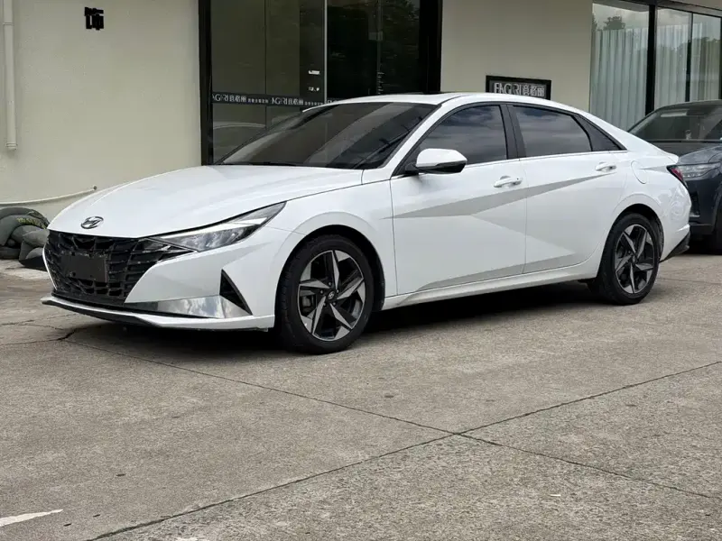Hyundai Elantra, 2023