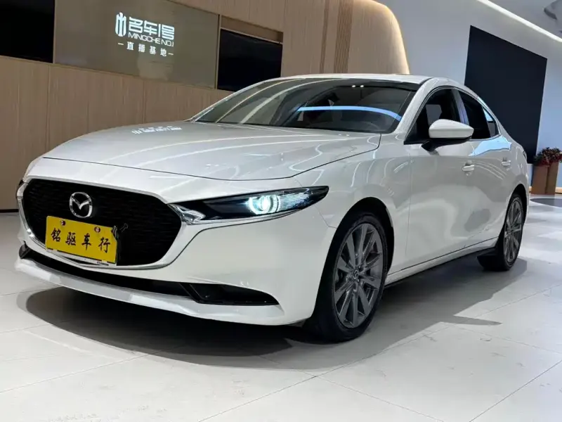 Mazda 3 Axela, 2025