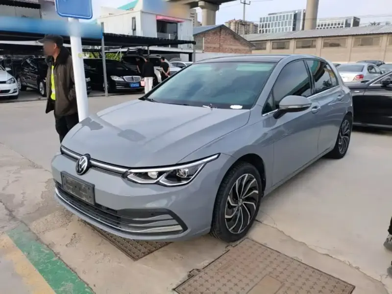 Volkswagen Golf, 2022