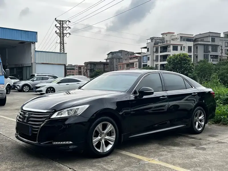 Toyota Crown, 2017