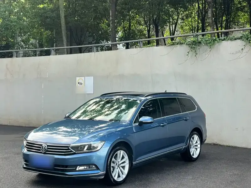Volkswagen Viloran Volkswagen Variant 2018 380TSI 2WD Comfort Travel Edition, 2018 — фото 1