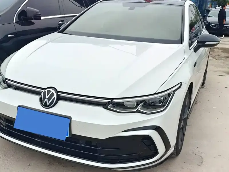 Volkswagen Golf, 2023