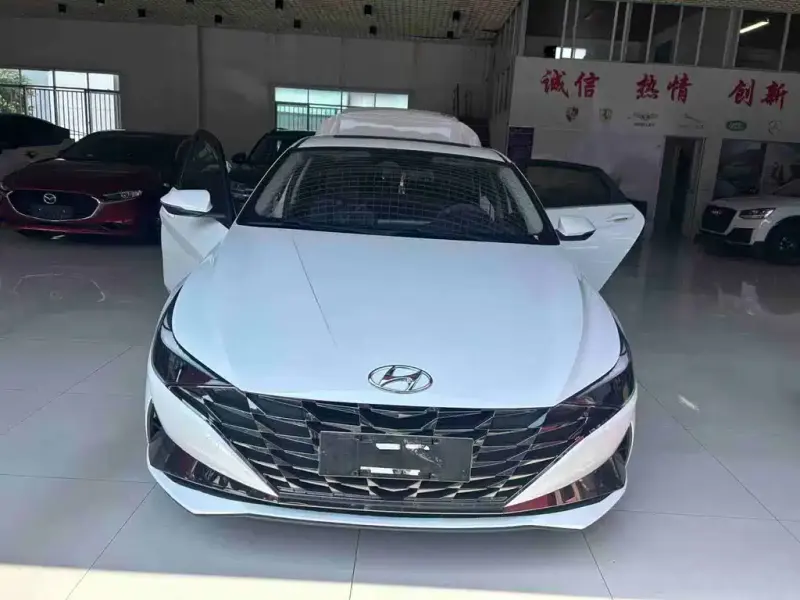 Hyundai Elantra, 2023