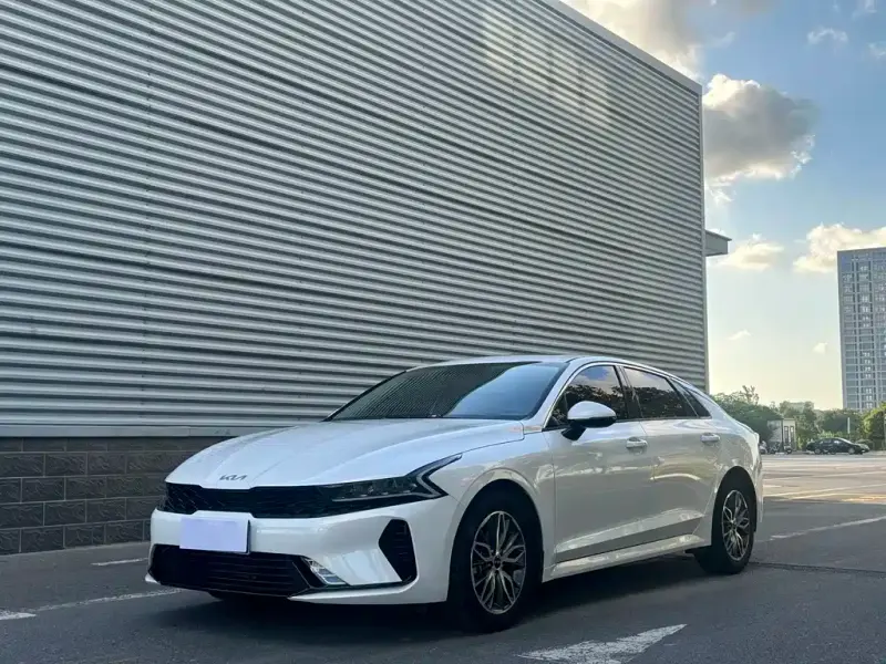 Kia K5, 2025
