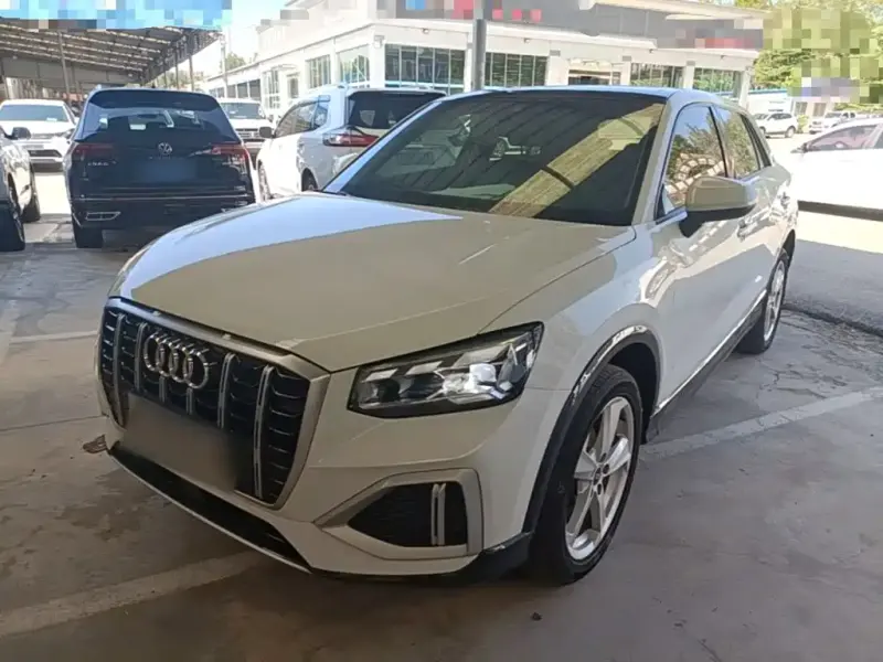 Audi Q2L, 2022