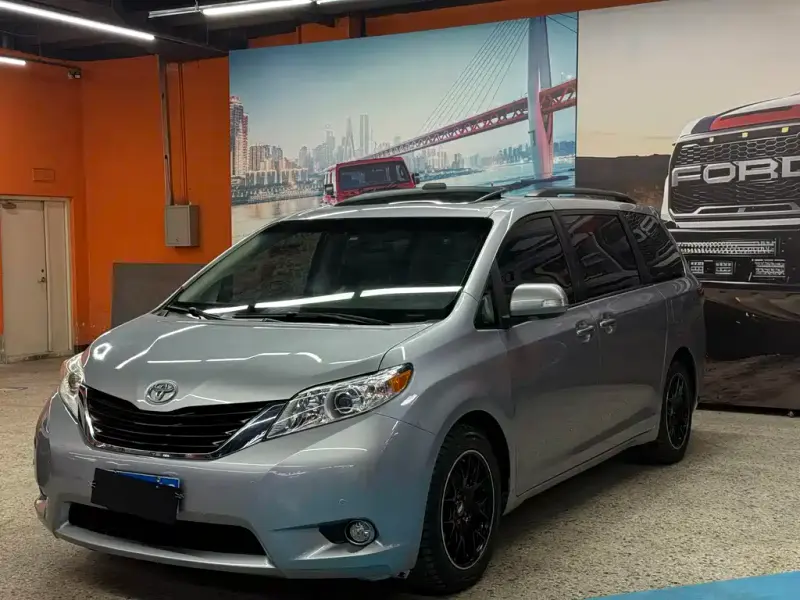 Toyota Sienna, 2014