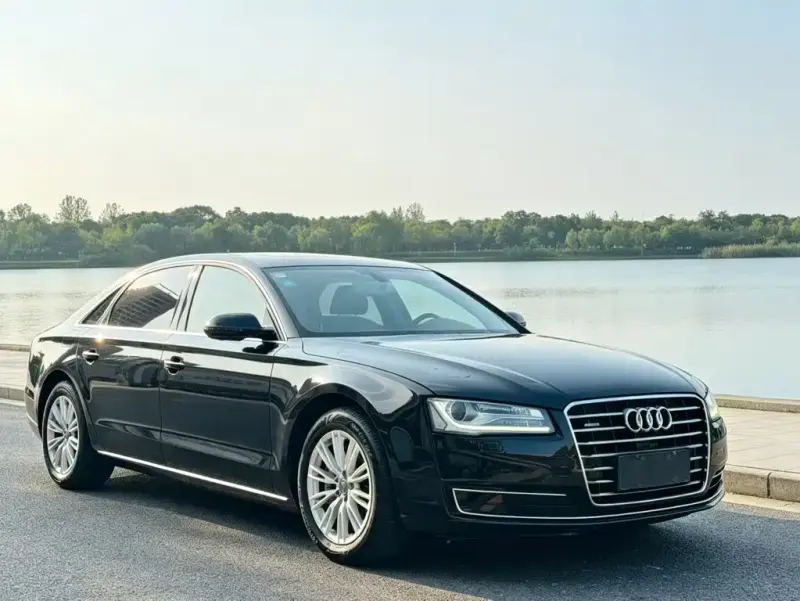 Audi A8, 2015