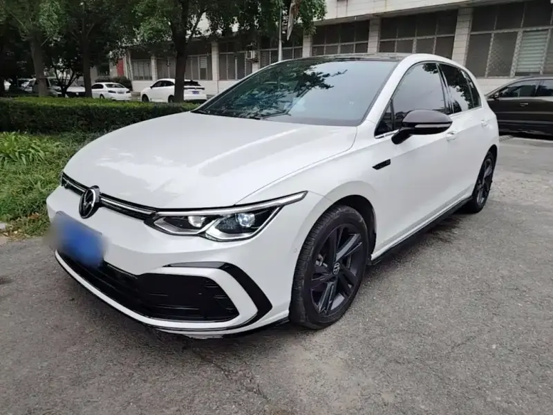 Volkswagen Golf, 2024