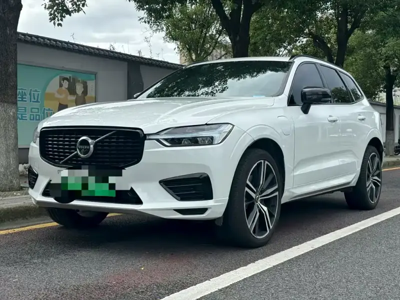 Volvo XC60 PHEV, 2021