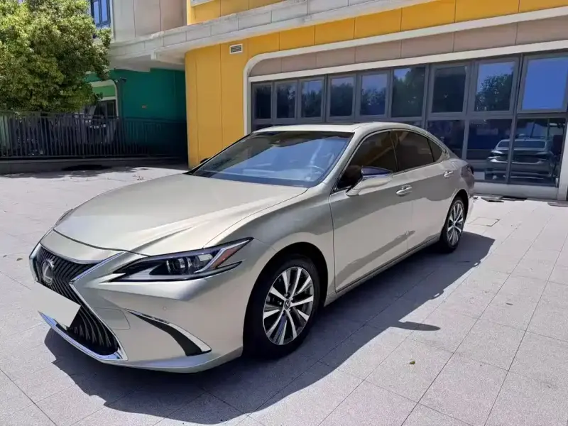 Lexus ES, 2019