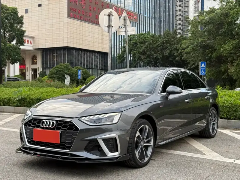 Audi A4L, 2021