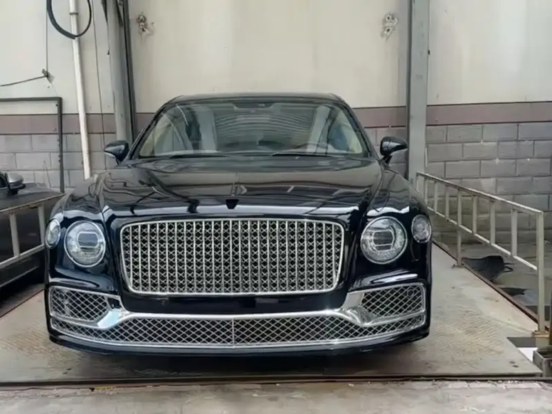 Bentley Flying Spur, 2011