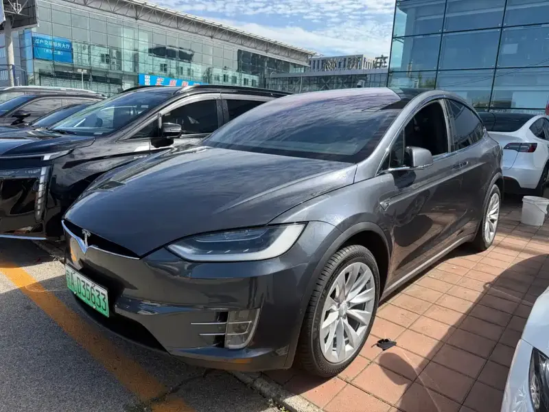 Tesla Model X, 2016